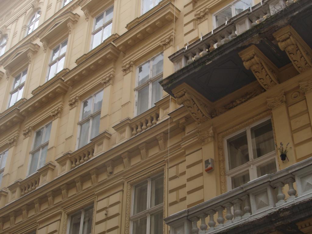 Old Monarchia Hotel 布达佩斯 外观 照片